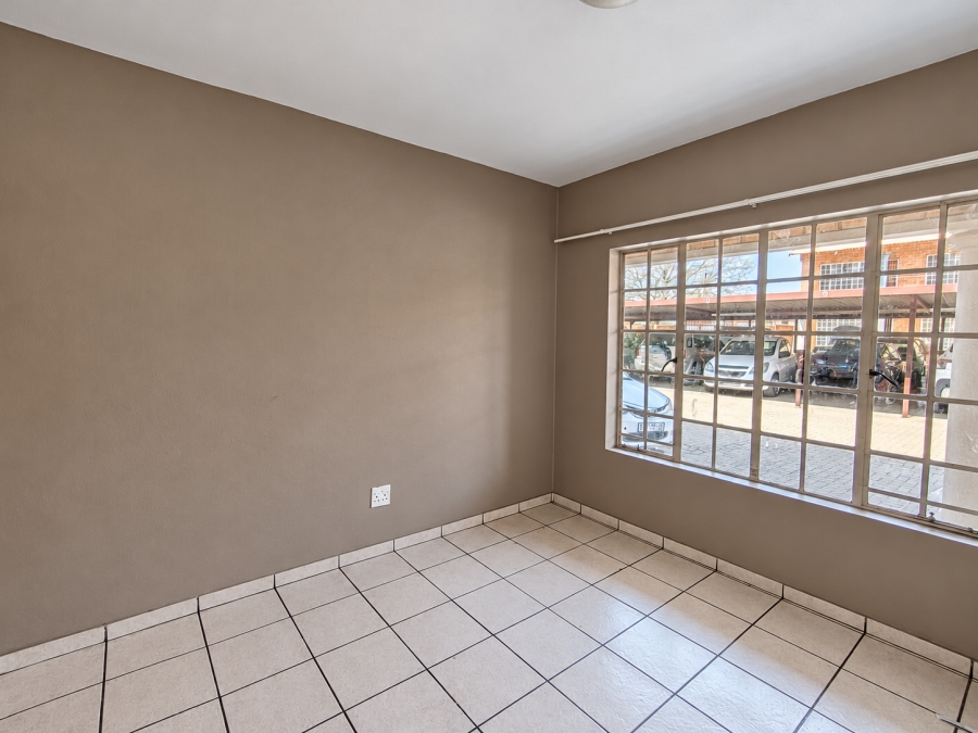 2 Bedroom Property for Sale in Oos Einde North West